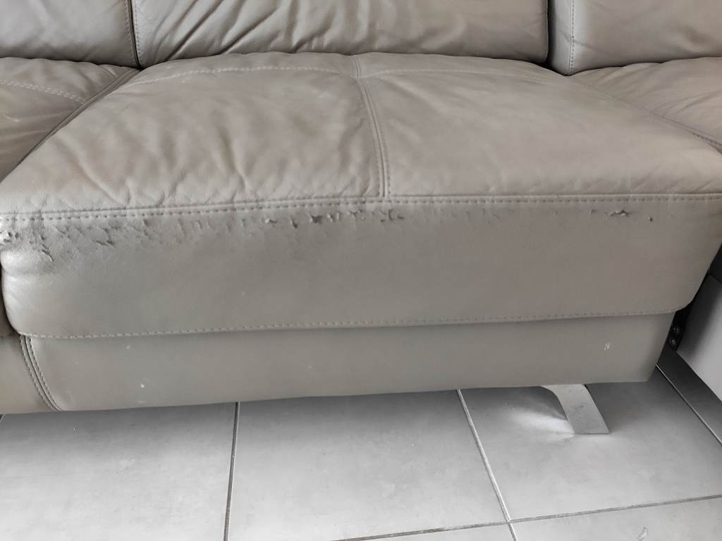 Comment nettoyer un canapé en skaï ?